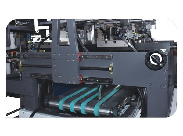 自動四角貼標(biāo)機